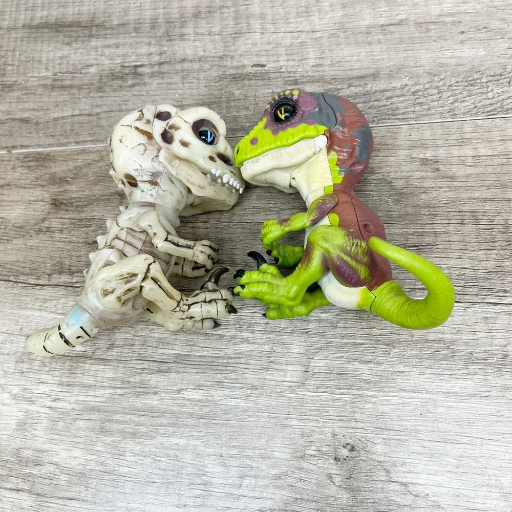 WowWee Fingerlings Untamed T-Rex Dinosaur Lot Skeleton Doom & Green Raptor Toy